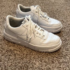 Nike Air Force 1 Pixle